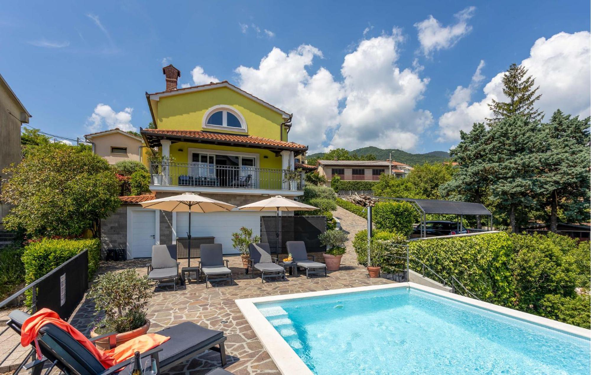 Awesome In Pobri With House Sea View Holiday home *